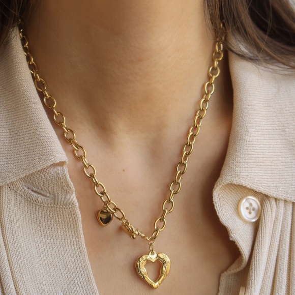 Waterproof toggle clasp heart necklace - Picture 4 of 7